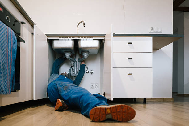 Professional Leak Detection technician working in College Park, MD